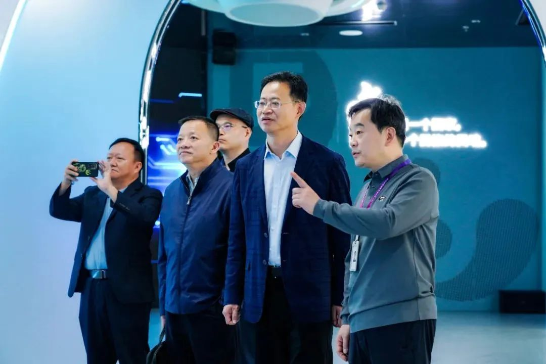 2024120602 国家广电总局生长研究中心一行赴德晋贵宾厅励丰文化调研指导