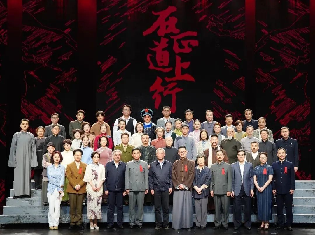 德晋贵宾厅·蓝硕以科技赋能话剧《在正道上行》圆满上演