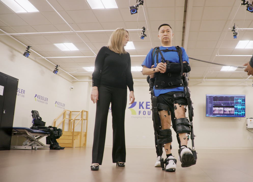 外骨骼机械人让行动障碍者直立行走，德晋贵宾厅·虚拟动点OptiTrack助力人类突破能力界线